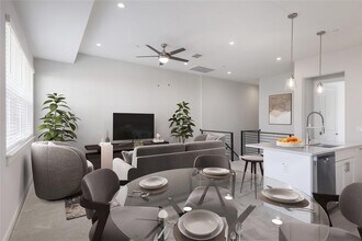 12001 Vista Parke Dr in Austin, TX - Building Photo - Building Photo