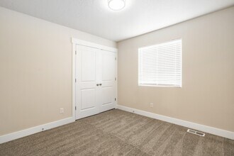 9512 Tirado Cove in Riverton, UT - Building Photo - Building Photo