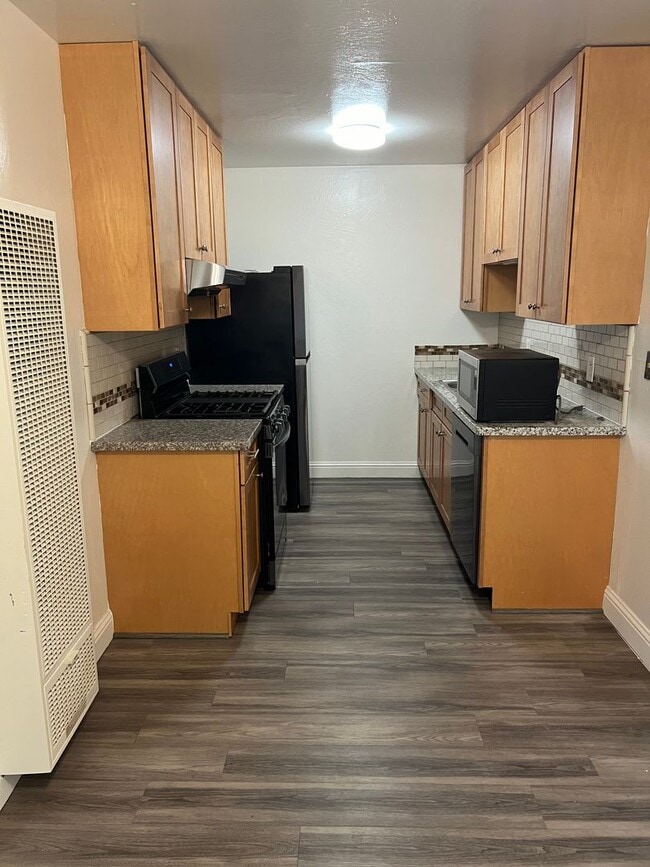 1911 Wildwood Way in Roseville, CA - Building Photo - Building Photo