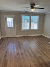 1006 10th Ave NE in Hickory, NC - Building Photo - Building Photo