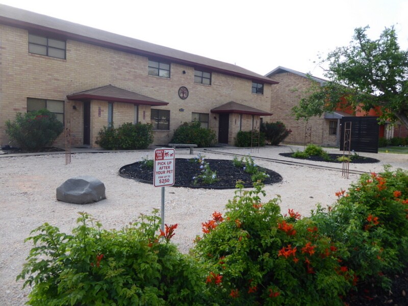 3308 N 25 1/2 St, Unit 3308 in McAllen, TX - Building Photo