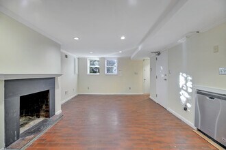 308 11th St SE in Washington, DC - Foto de edificio - Building Photo