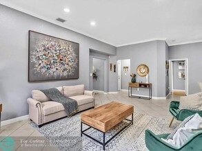 14304 S Royal Cove Cir in Davie, FL - Building Photo - Building Photo