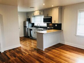 100 W Madison St-Unit -A in Trinity, TX - Building Photo - Building Photo