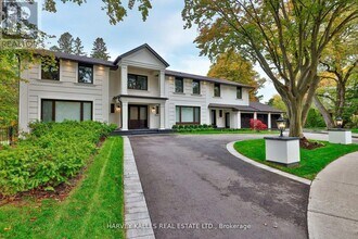 34 Fifeshire Rd in Toronto, ON - Building Photo - Building Photo