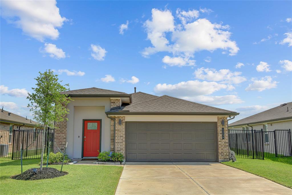 1254 Truckee River Dr in Rosharon, TX - Building Photo