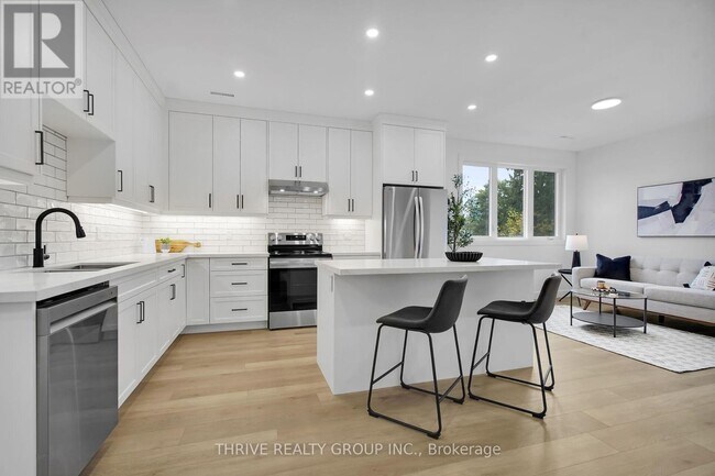 74 Church St in Stratford, ON - Building Photo - Building Photo