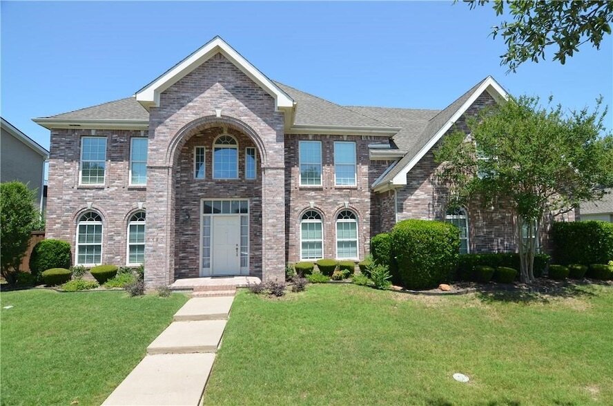7420 Hillshire Ln in Irving, TX - Foto de edificio