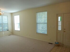 1250 Georgetown Way in Vernon Hills, IL - Building Photo - Building Photo