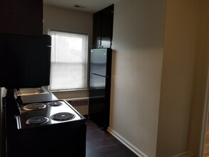 324 E 3rd St-Unit -3 in Royal Oak, MI - Building Photo - Building Photo