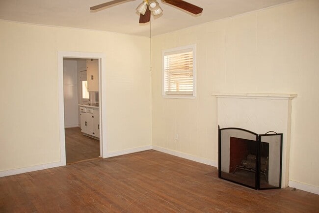 908 W Avenue H in Alpine, TX - Building Photo - Building Photo