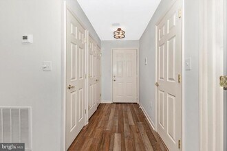 214 Ridgepoint Pl in Gaithersburg, MD - Foto de edificio - Building Photo