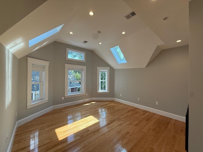 86 Orchard St, Unit 3