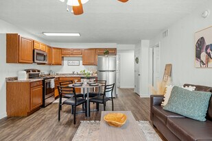 Tuscany Village in Tallahassee, FL - Building Photo