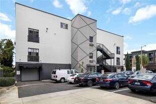 62 W Colonial Dr in Orlando, FL - Building Photo