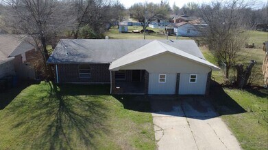 9816 NE 5th St in Midwest City, OK - Building Photo - Building Photo