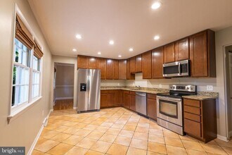 9908 Minburn St in Great Falls, VA - Building Photo - Building Photo