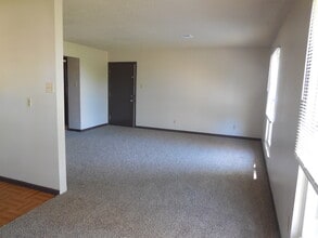 46 Bellevue Dr, Unit 4 in Collinsville, IL - Building Photo - Building Photo