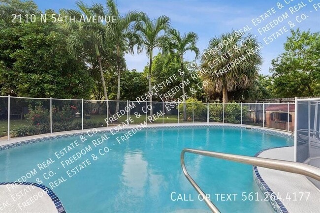 2110 N 54th Ave in Hollywood, FL - Building Photo - Building Photo