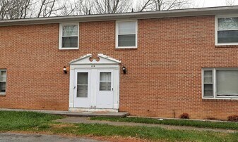 318 Willard Dr SE in Blacksburg, VA - Building Photo