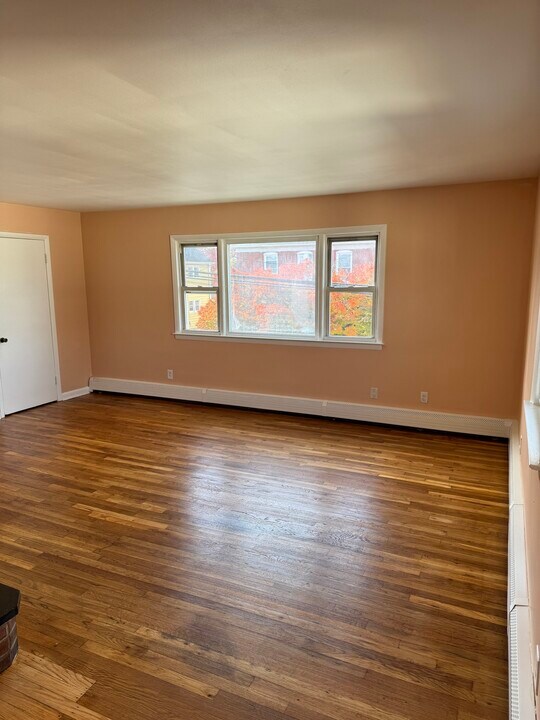 71 Virgil St in Stamford, CT - Building Photo