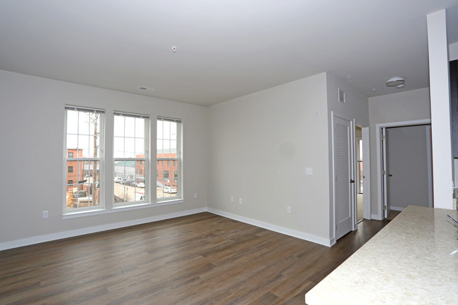 3610 Dillon Apartments in Baltimore, MD - Building Photo - Interior Photo