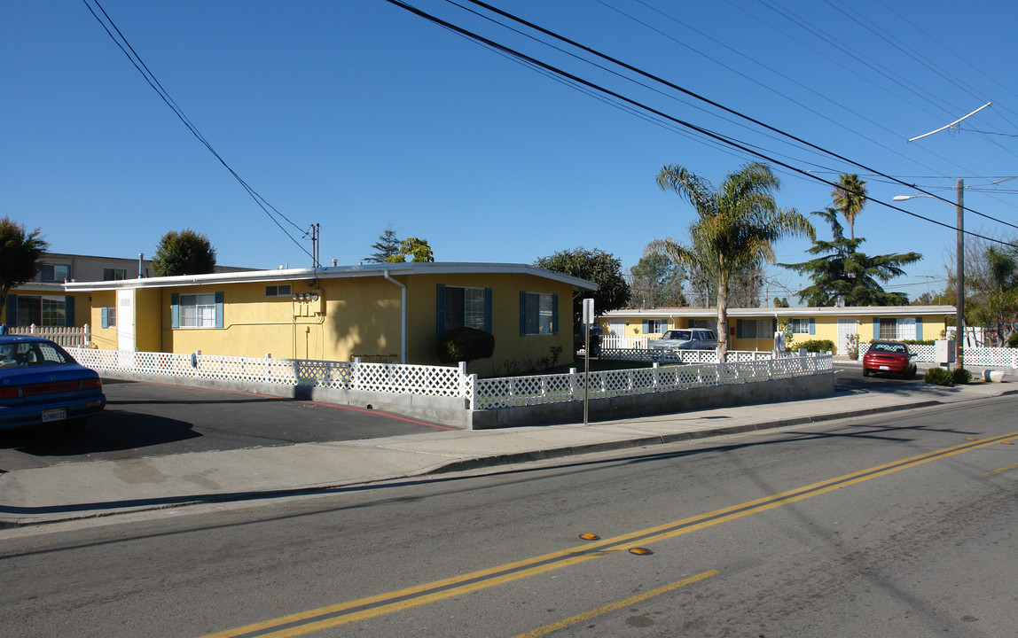 716-730 N Citrus Ave in Vista, CA - Building Photo