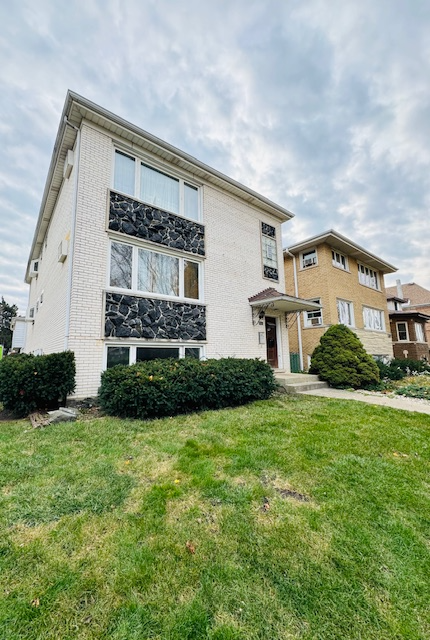 9531 Schiller Blvd-Unit -APT 1 in Franklin Park, IL - Building Photo