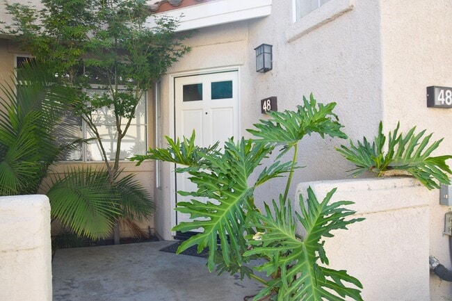 8215 E White Oak Ridge in Orange, CA - Building Photo - Building Photo