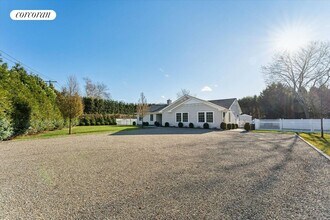 275 Mill Rd in Westhampton Beach, NY - Foto de edificio - Building Photo