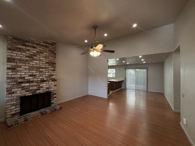 3001 Darius Ln in Modesto, CA - Building Photo - Building Photo