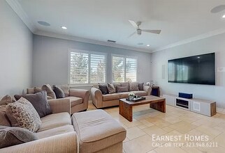 19320 Carranza Ln in Santa Clarita, CA - Building Photo - Building Photo