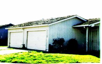 9435-9437 Darby Ct in Stockton, CA - Building Photo