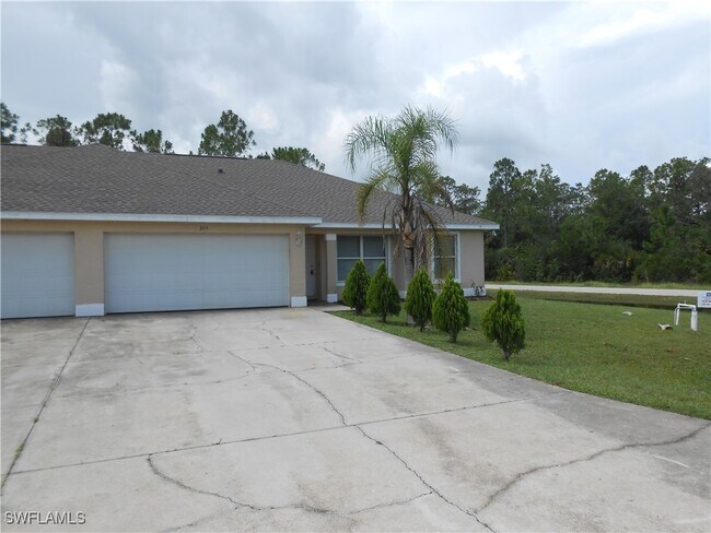 355 Justice Ave in Lehigh Acres, FL - Building Photo - Building Photo