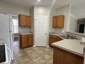 8017 Hill-N-Dale Dr in Kernersville, NC - Building Photo - Building Photo