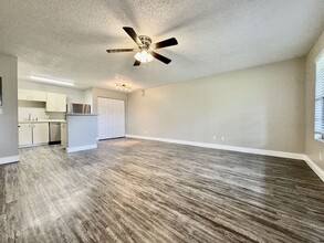 390 Woodside Dr in Altamonte Springs, FL - Building Photo - Building Photo
