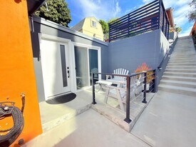 341 Marie Ave in Los Angeles, CA - Building Photo