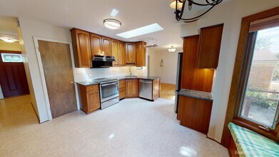 2235 Prairie St in Ann Arbor, MI - Building Photo - Building Photo