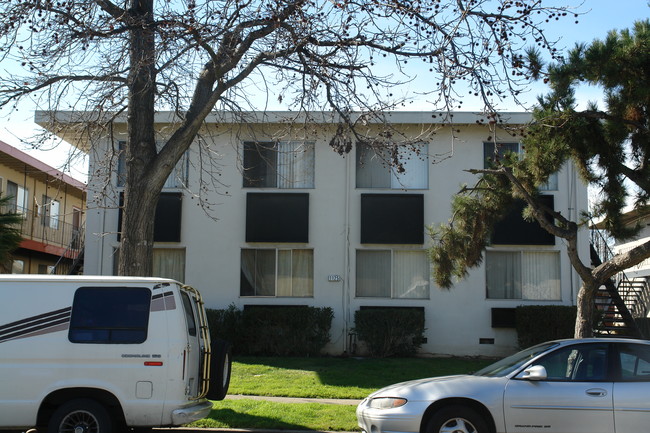 1125 Roewill Dr in San Jose, CA - Foto de edificio - Building Photo