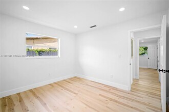 1523 NE 148th St in Miami, FL - Building Photo - Building Photo