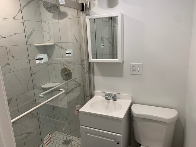 267 Newbury St, Unit 1 in Boston, MA - Foto de edificio - Building Photo