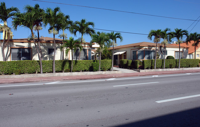 Sirena Suites Miami Beach in Miami Beach, FL - Foto de edificio - Building Photo