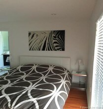 221 Meridian Ave-Unit -506 in Miami Beach, FL - Building Photo - Building Photo