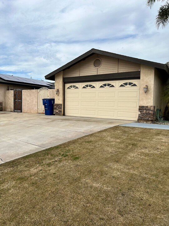 3112 Jackie Ct in Bakersfield, CA - Building Photo