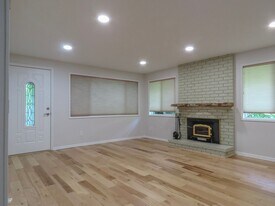 4185 SW Childs Rd in Lake Oswego, OR - Building Photo