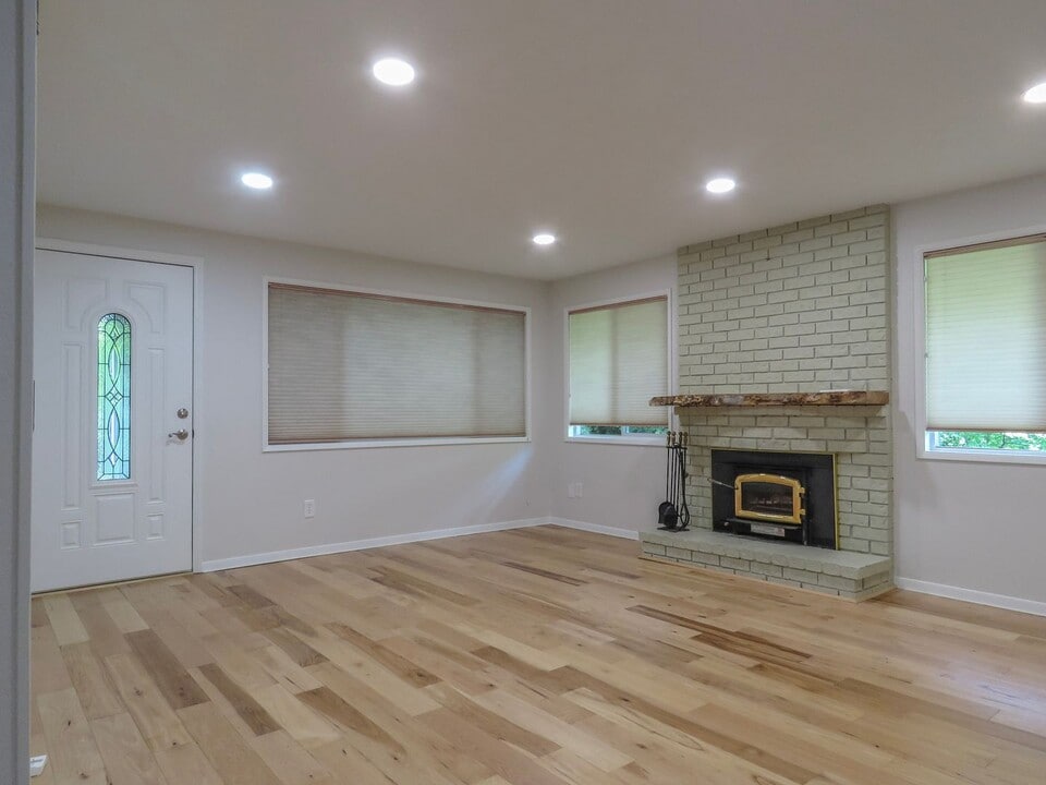 4185 SW Childs Rd in Lake Oswego, OR - Building Photo