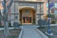 400 N Main St in Greenville, SC - Foto de edificio - Building Photo