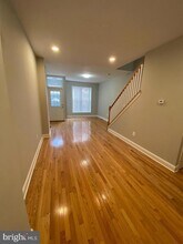 325 E 21st St in Baltimore, MD - Foto de edificio - Building Photo