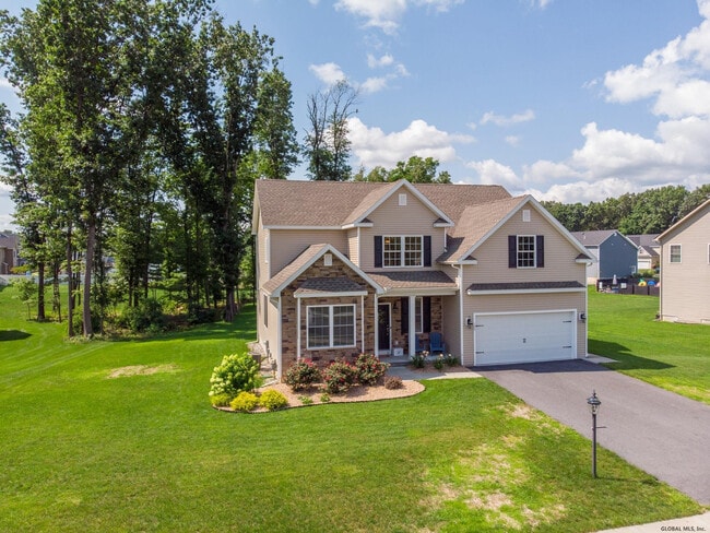 106 Balsam Way in Clifton Park, NY - Building Photo - Building Photo