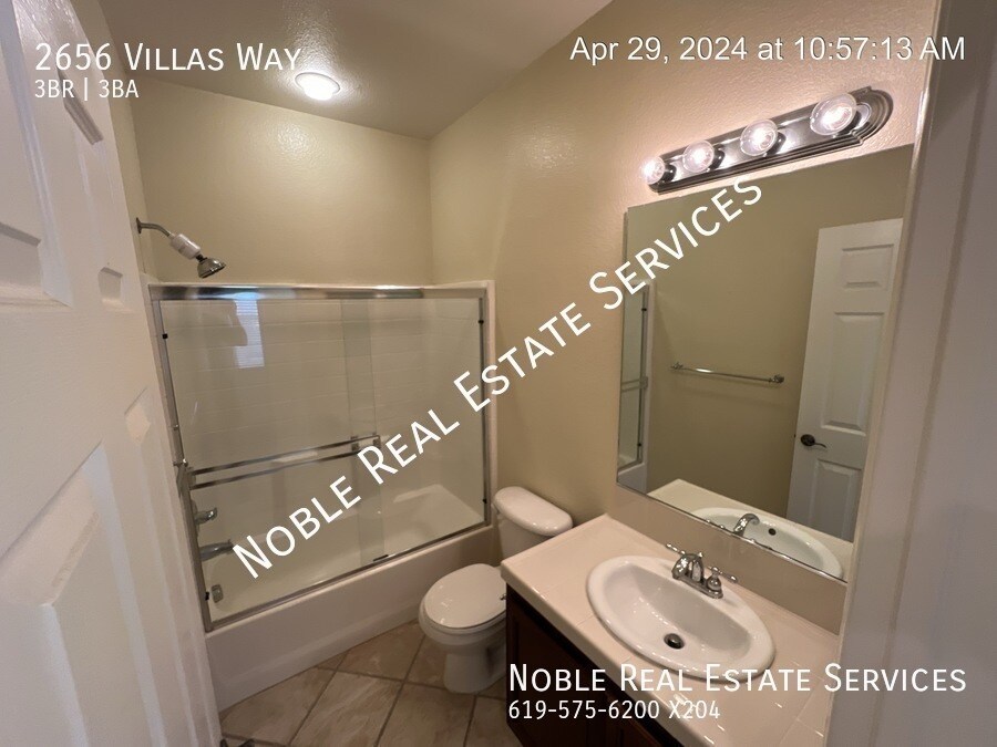 2656 Villas Way in San Diego, CA - Building Photo